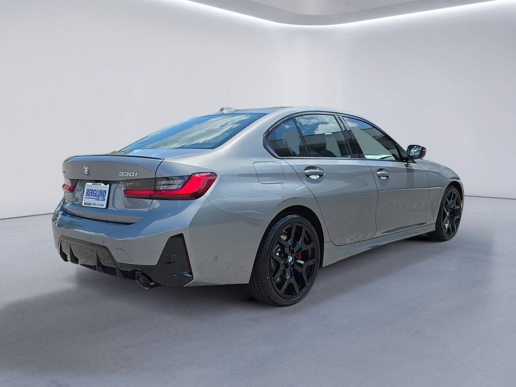 New 2026 BMW 330i xDrive Sedan w/ M Sport Package AWD/4WD image 4