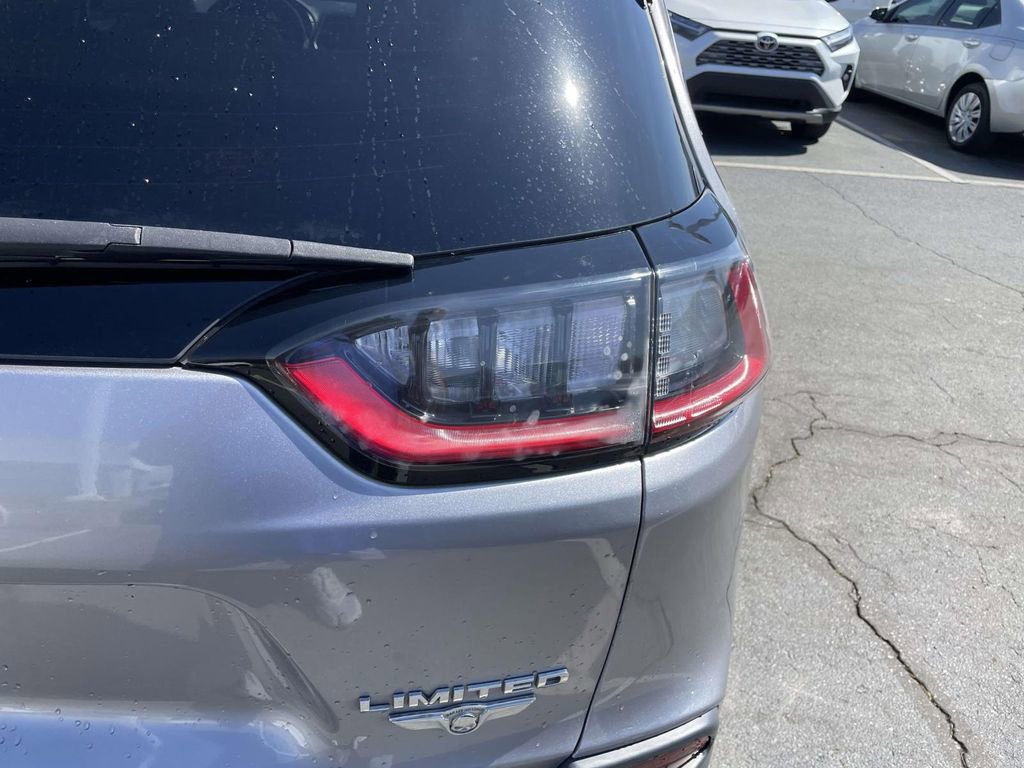 Used 2019 Jeep Cherokee Limited w/ Luxury Group image 23