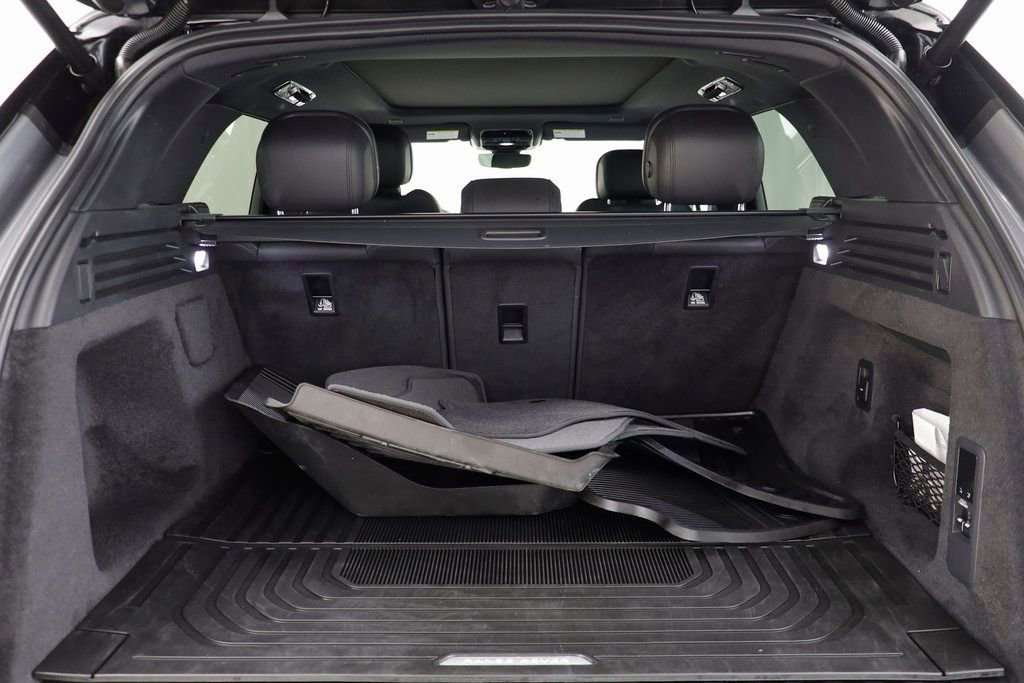 Used 2025 Land Rover Range Rover Sport SE image 15