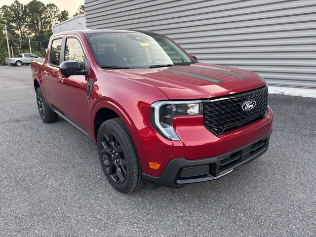 New 2025 Ford Maverick Lariat w/ Black Appearance Package
