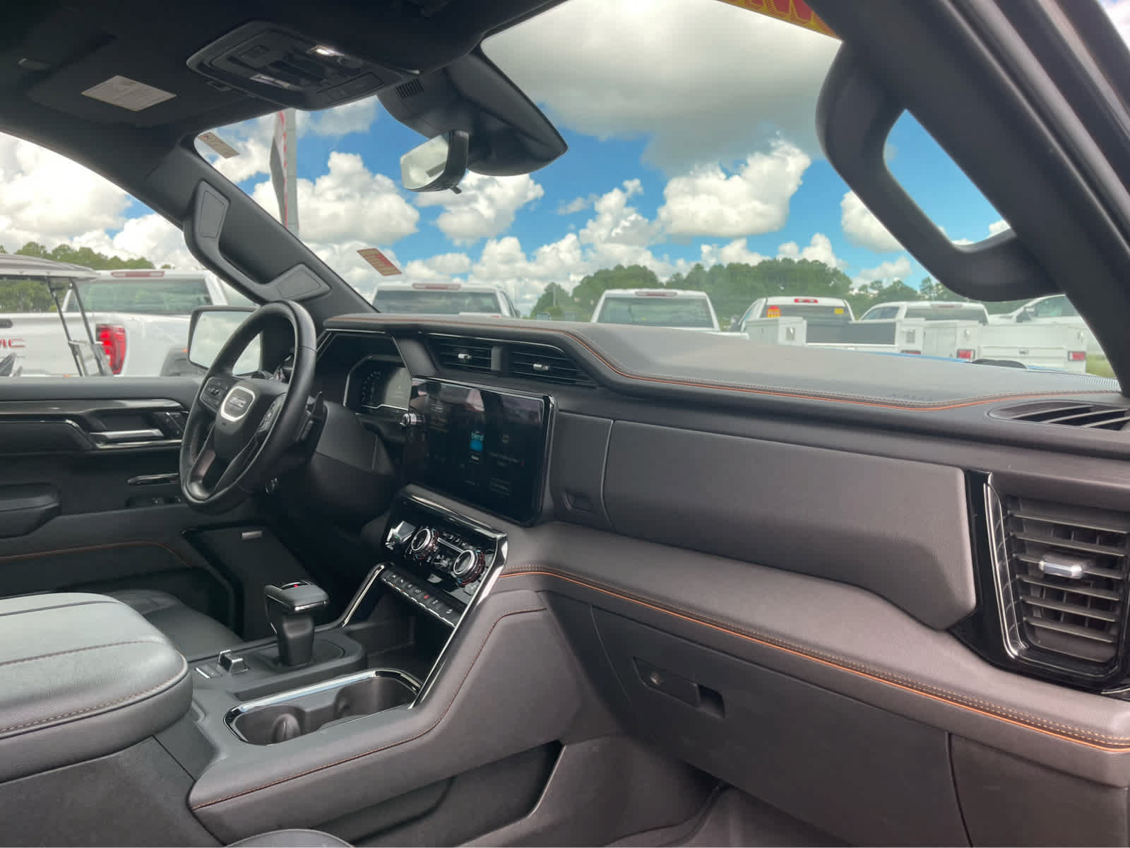 Used 2023 GMC Sierra 1500 AT4 w/ AT4 Premium Package AWD/4WD image 26