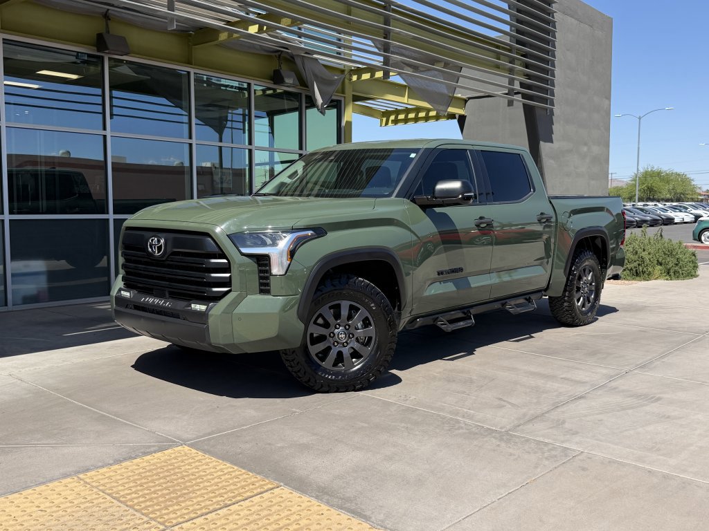 Used 2022 Toyota Tundra SR5 w/ Convenience Package RWD image 1