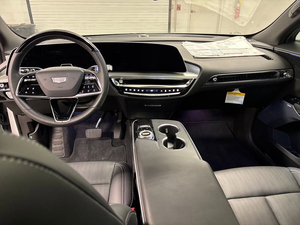 New 2025 Cadillac Lyriq Sport RWD image 31