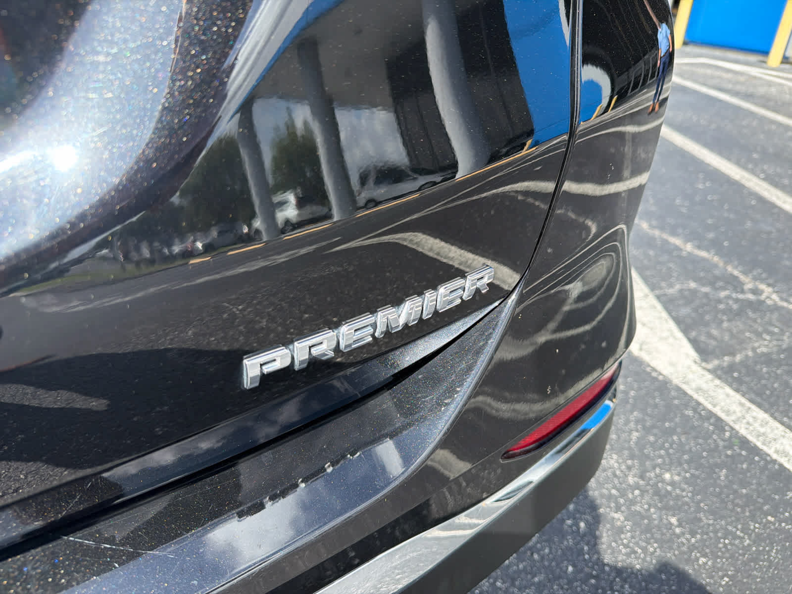 Used 2020 Chevrolet Equinox Premier FWD image 12