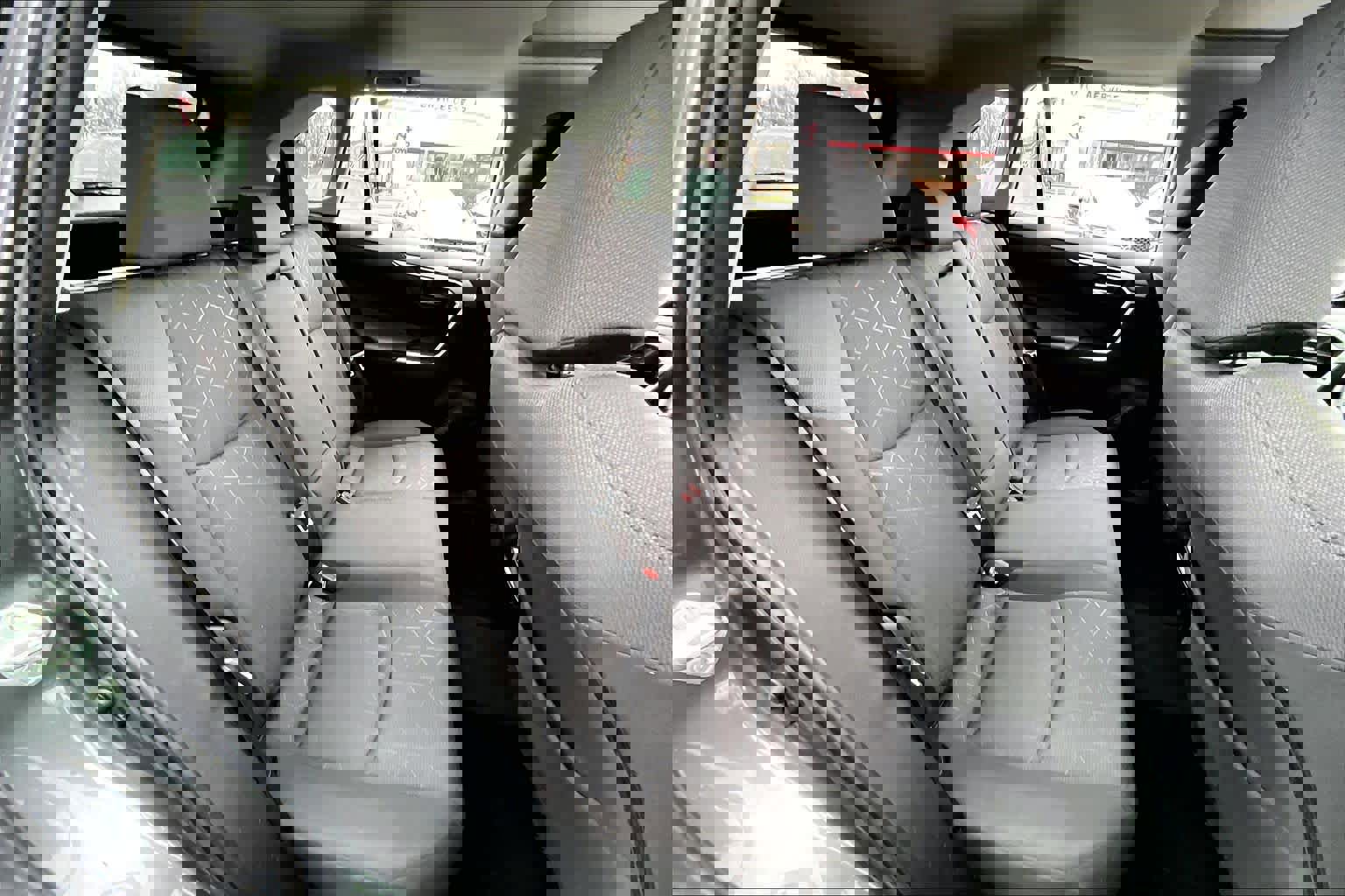 Used 2020 Toyota RAV4 XLE w/ Convenience Package image 20