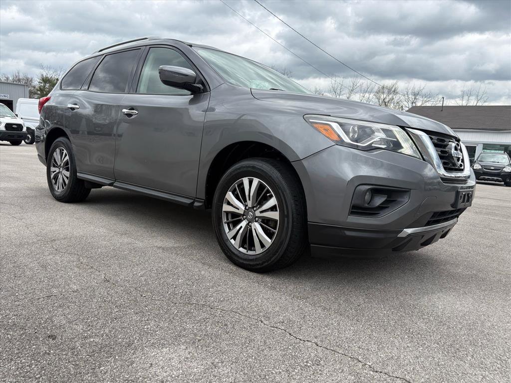 Used 2018 Nissan Pathfinder SV image 13