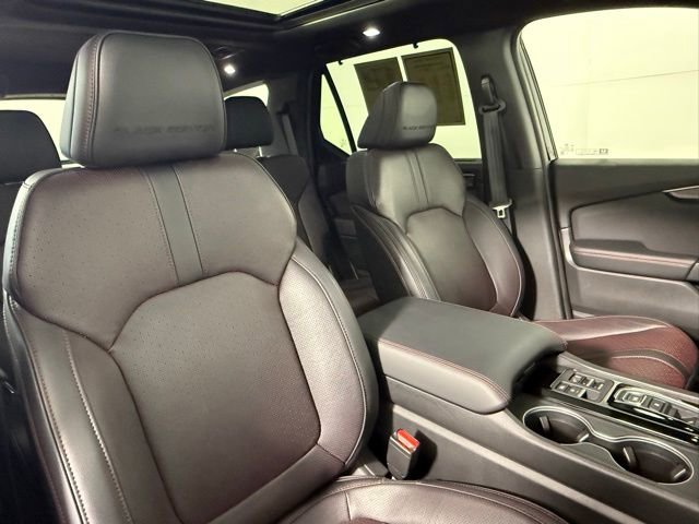Used 2025 Honda Pilot Black Edition image 57