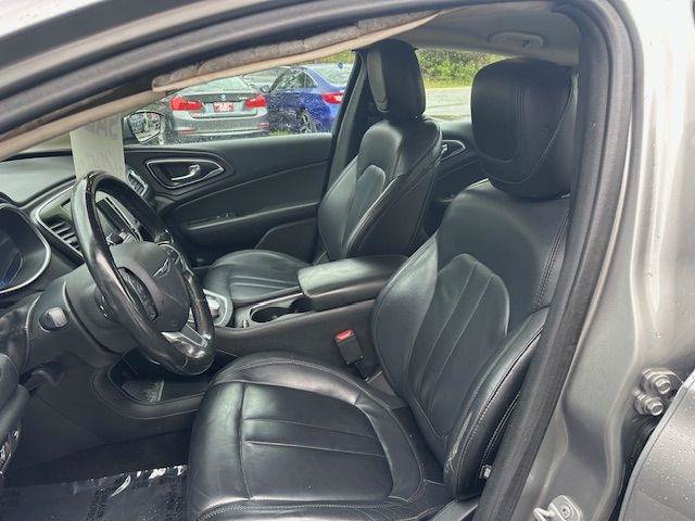 Used 2016 Chrysler 200 Limited Platinum w/ Comfort & Convenience Group FWD image 15