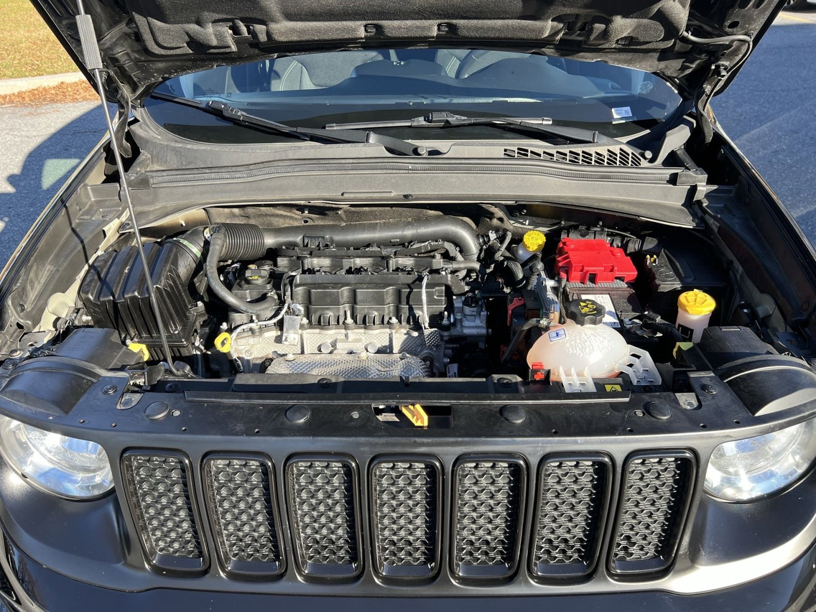 Used 2021 Jeep Renegade Sport image 25