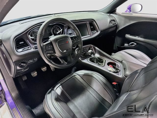 Used 2016 Dodge Challenger R/T RWD image 10