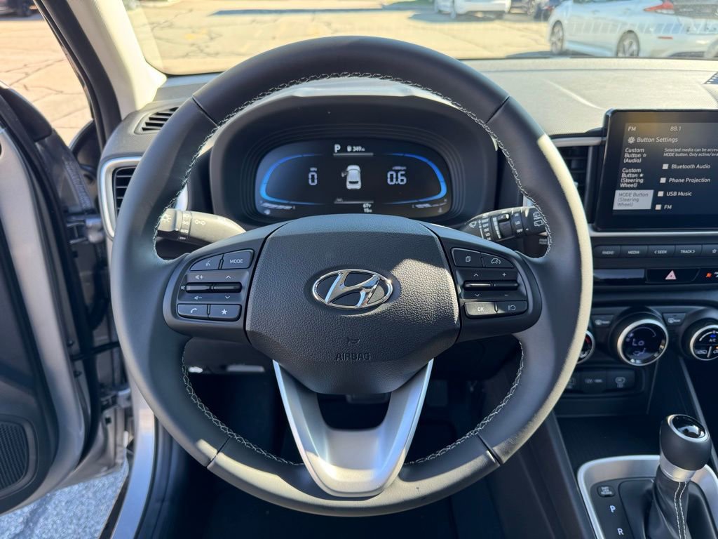 New 2025 Hyundai Venue SEL image 21