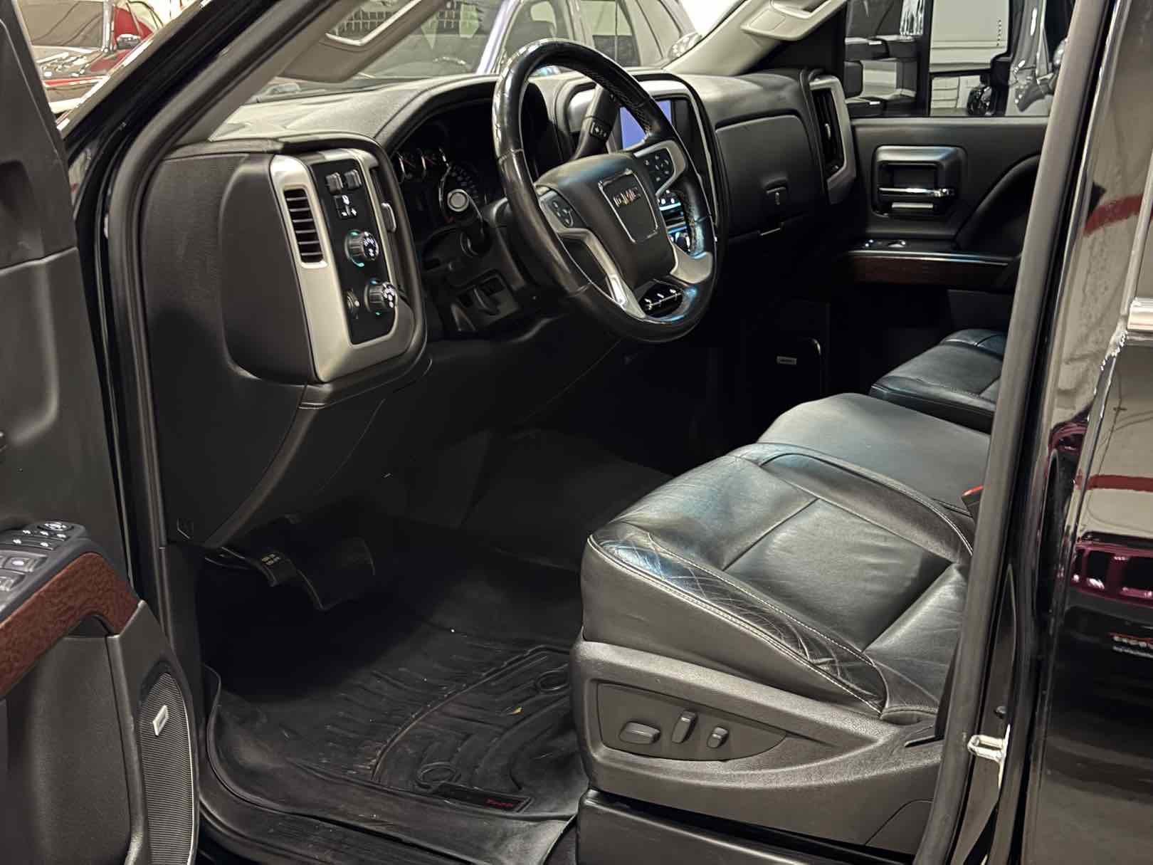 Used 2019 GMC Sierra 2500 SLT w/ Duramax Plus Package image 6