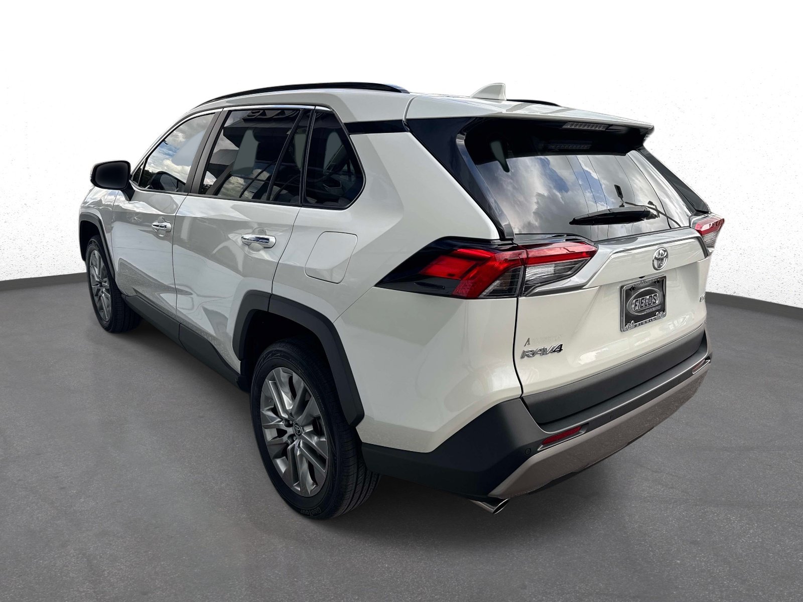 Used 2022 Toyota RAV4 Limited w/ Limited Grade Weather Package FWD image 5