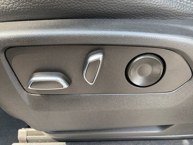 Used 2022 GMC Yukon XL Denali image 18