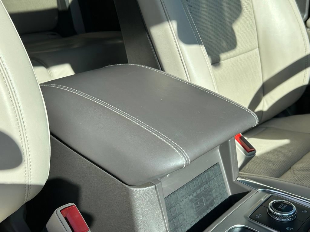 Used 2020 Ford Explorer Platinum w/ Premium Technology Package AWD/4WD image 40