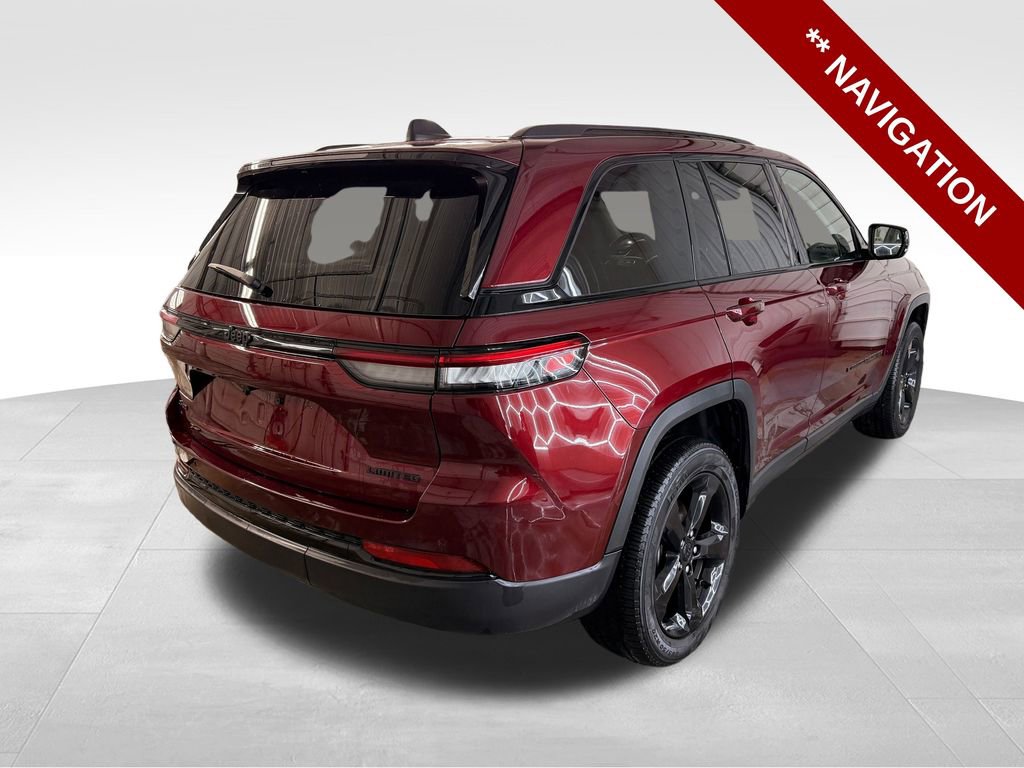 Used 2023 Jeep Grand Cherokee Limited w/ Black Appearance Package image 7