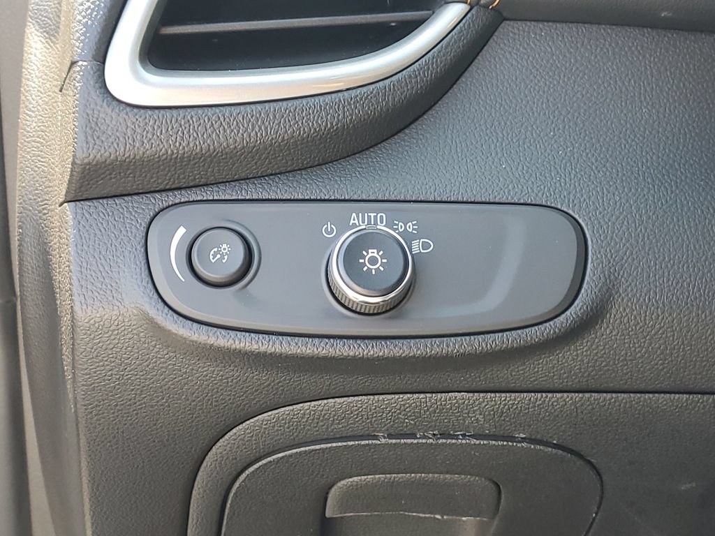 Used 2021 Chevrolet Trax LT FWD image 8