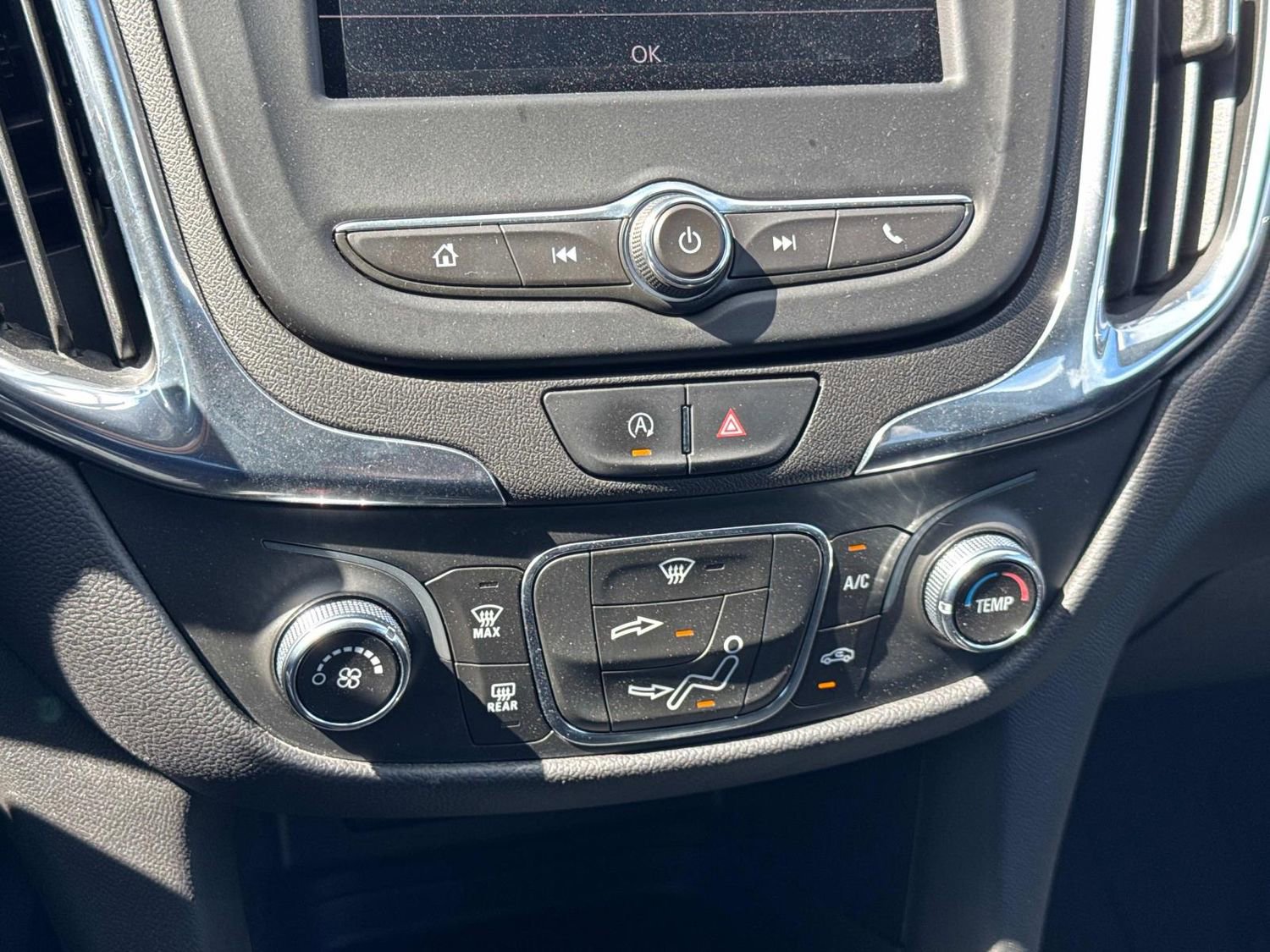 Used 2023 Chevrolet Equinox LT image 27