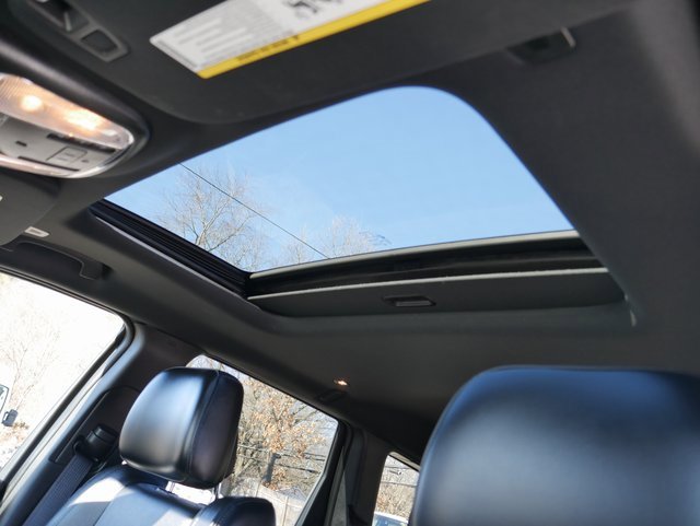 Used 2022 Jeep Grand Cherokee Laredo X image 15