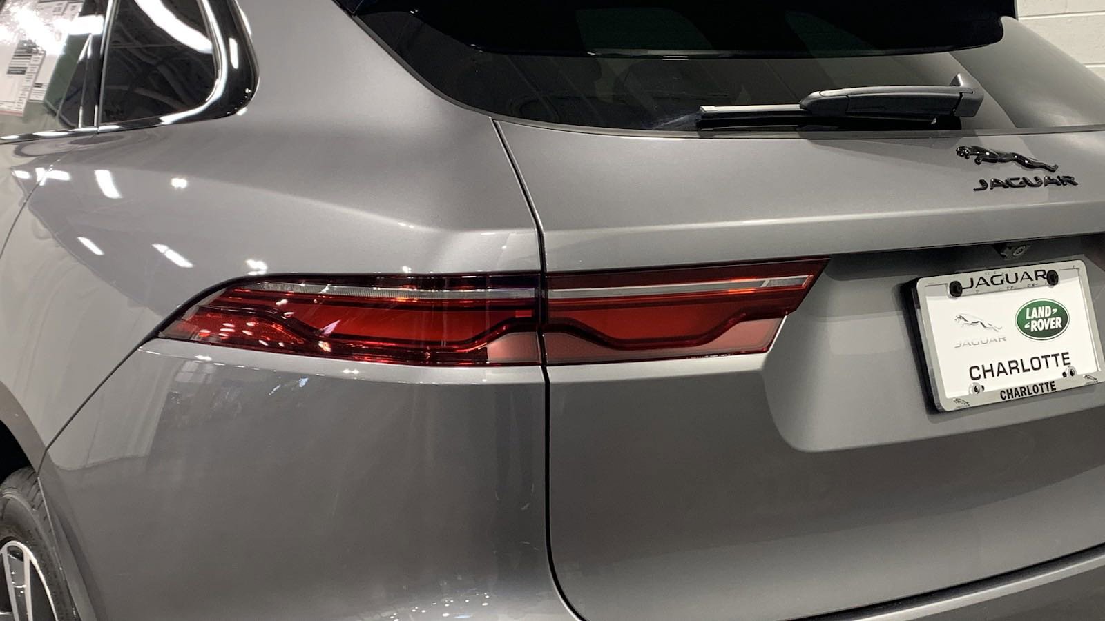 Certified 2025 Jaguar F-PACE R-Dynamic S image 11