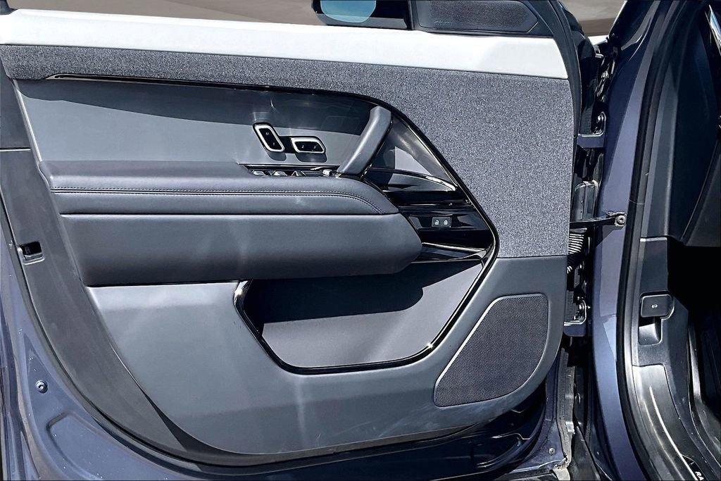 Used 2025 Land Rover Range Rover Sport Dynamic SE image 18