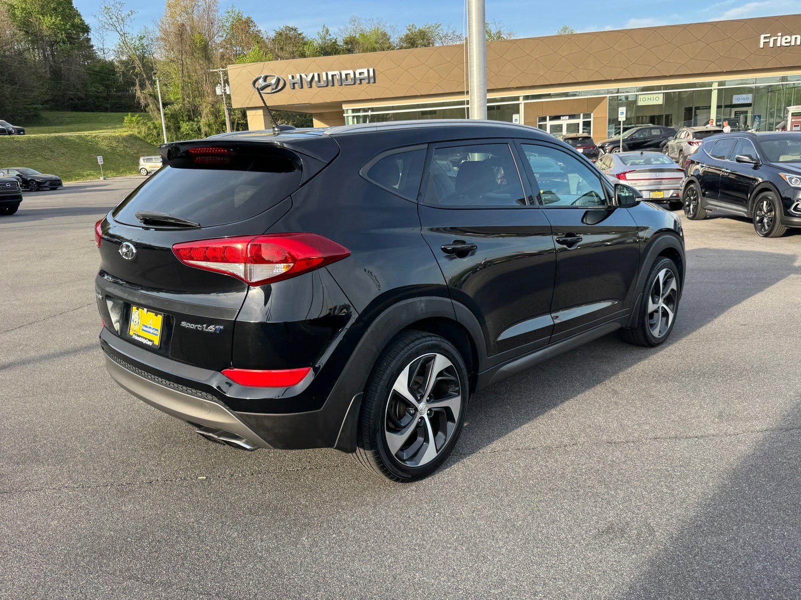 Used 2016 Hyundai Tucson Sport FWD image 3