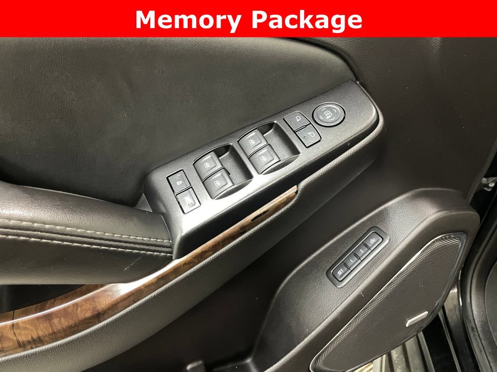 Used 2016 Chevrolet Suburban LT RWD image 9