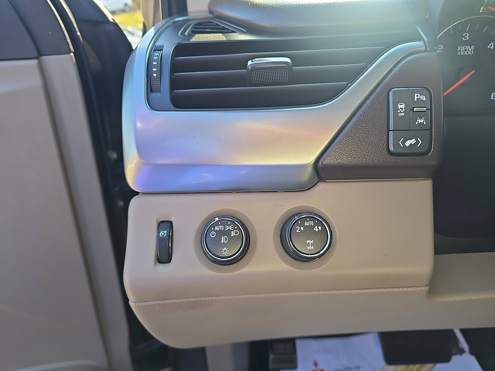 Used 2016 Chevrolet Tahoe LTZ image 13