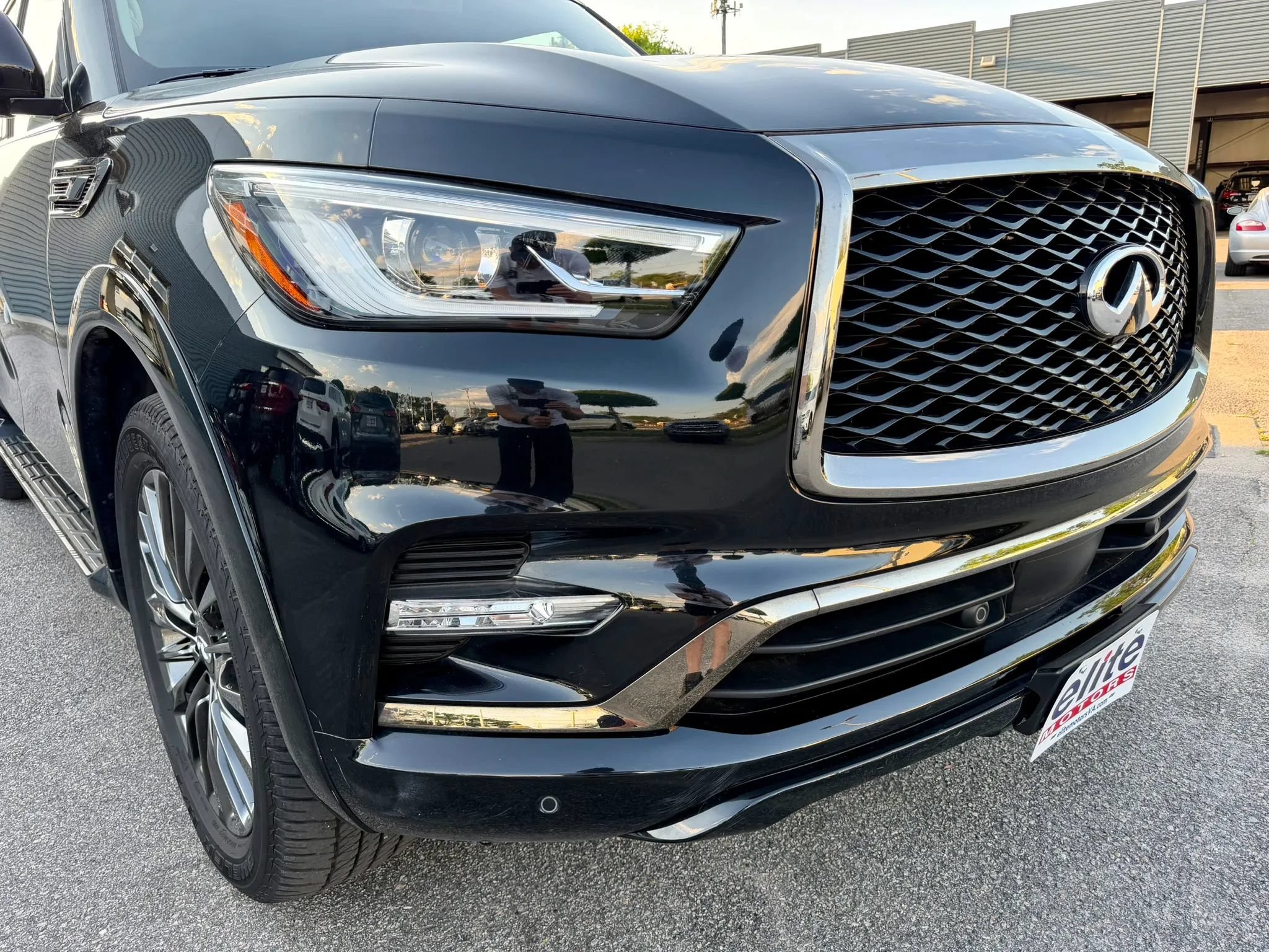 Used 2024 INFINITI QX80 Premium Select w/ Cargo Package AWD/4WD image 11