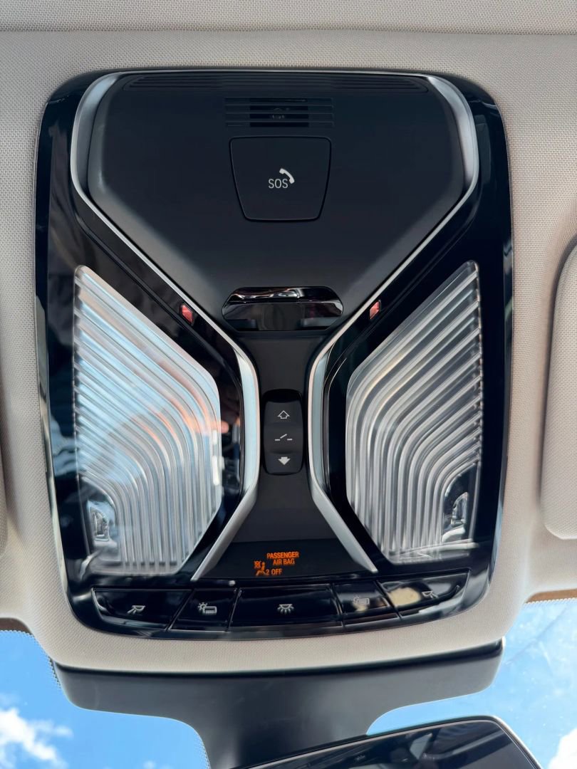 Used 2016 BMW 750i RWD image 29