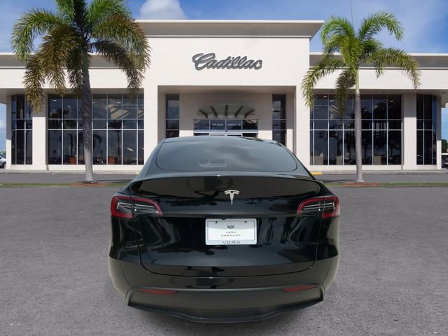Used 2024 Tesla Model Y Long Range RWD image 12