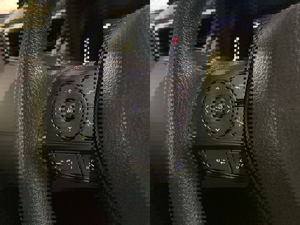 Used 2026 Toyota Corolla Cross L image 13