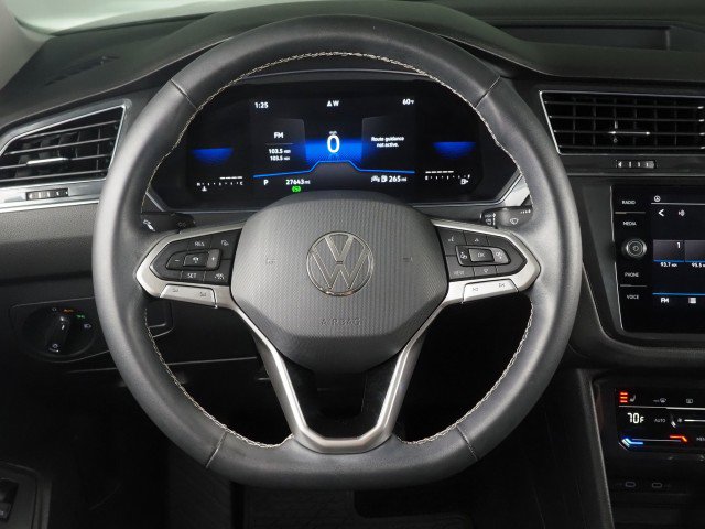 Used 2022 Volkswagen Tiguan SE FWD image 16