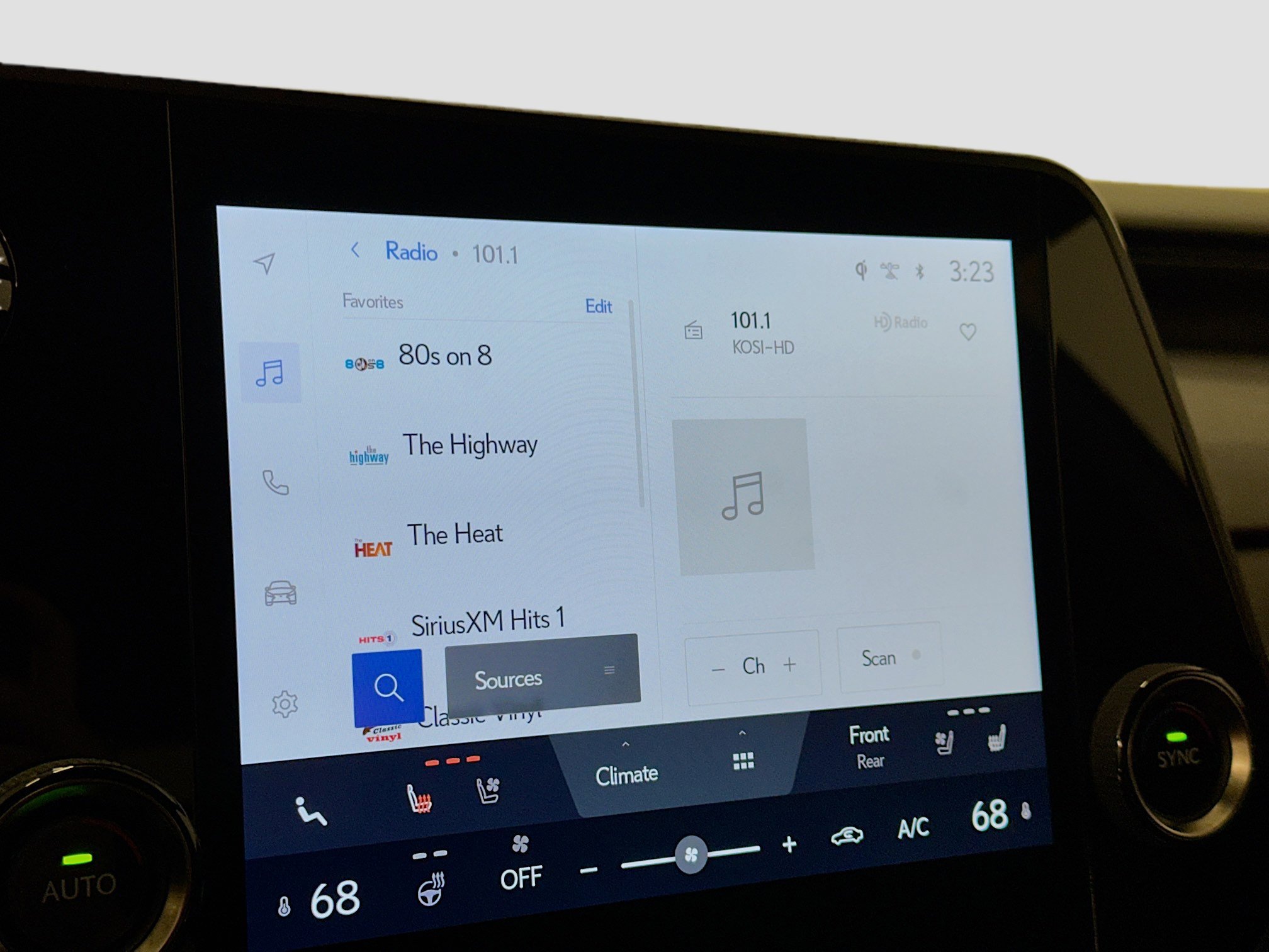 Used 2023 Lexus RX 350 Premium w/ Accessory Package (Z1) image 21