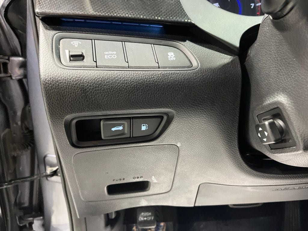 Used 2013 Hyundai Azera w/ Technology Pkg FWD image 17