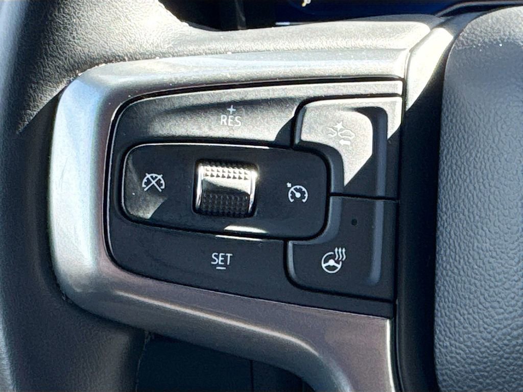 Used 2023 Chevrolet Suburban Premier image 10