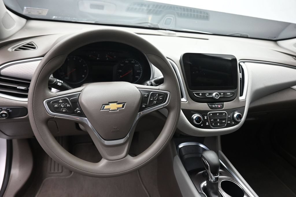 Used 2022 Chevrolet Malibu LT FWD image 14