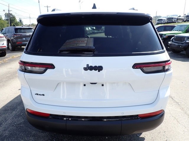 New 2025 Jeep Grand Cherokee L Altitude image 4
