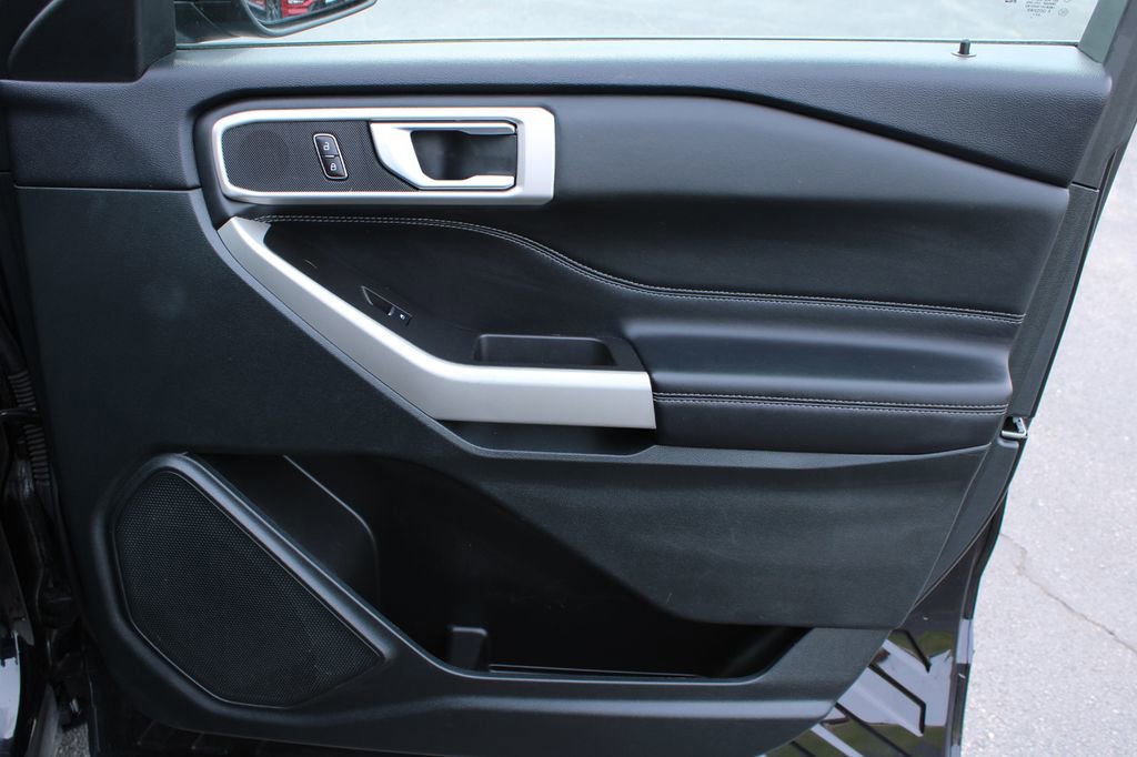 Used 2024 Ford Explorer XLT w/ Equipment Group 202A image 27