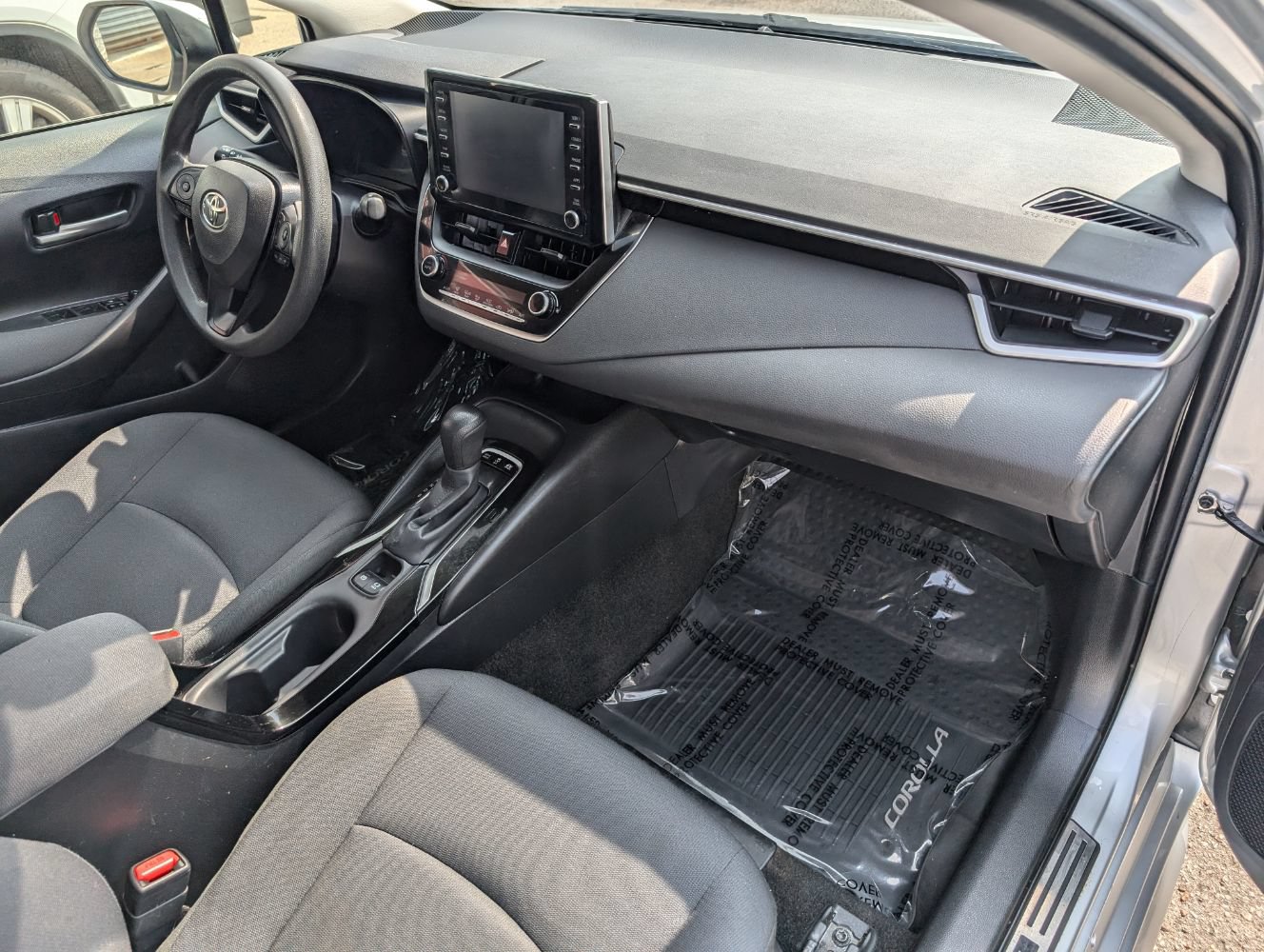 Used 2020 Toyota Corolla LE FWD image 13