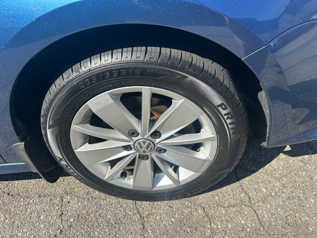 Used 2016 Volkswagen Jetta SE image 2