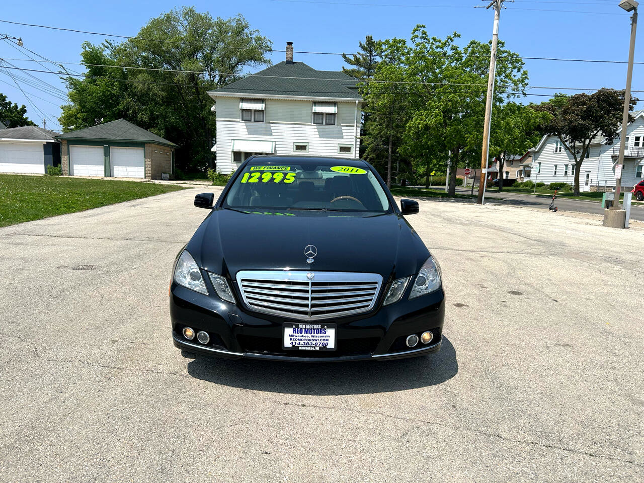 Used 2011 Mercedes-Benz E 350 4MATIC Sedan image 2