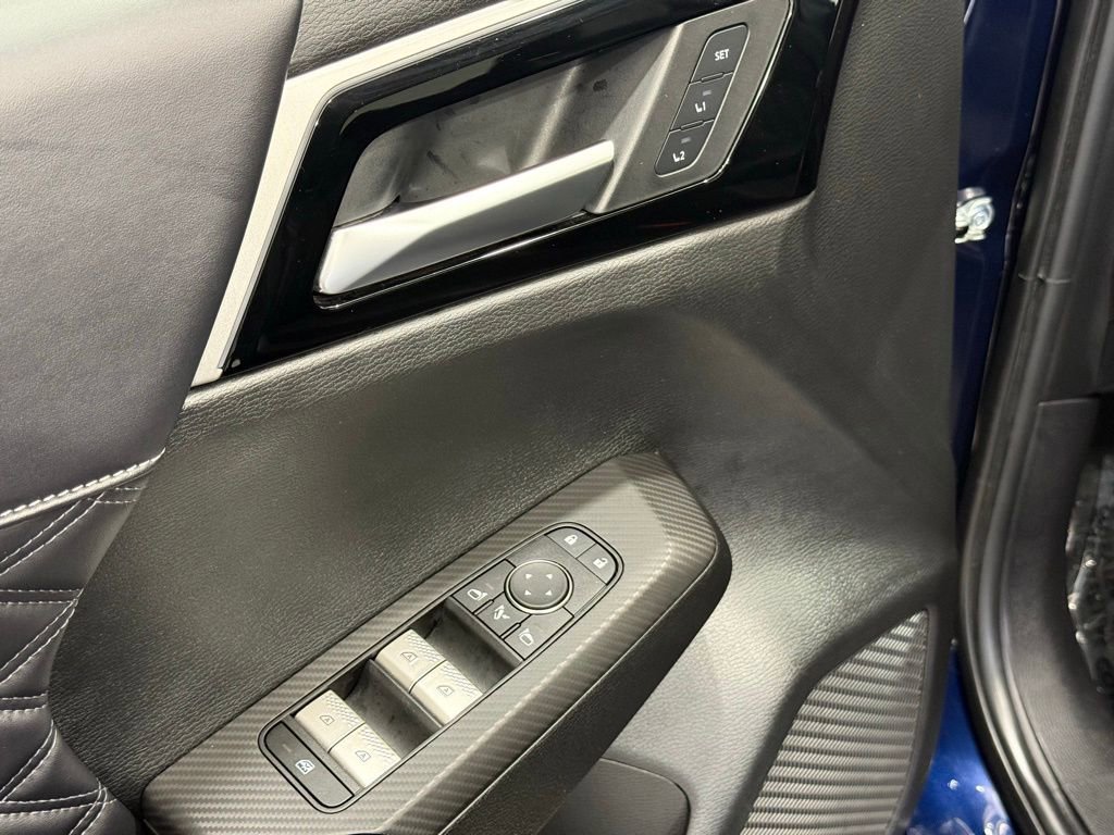 Used 2024 Mitsubishi Outlander SEL Black Edition image 18