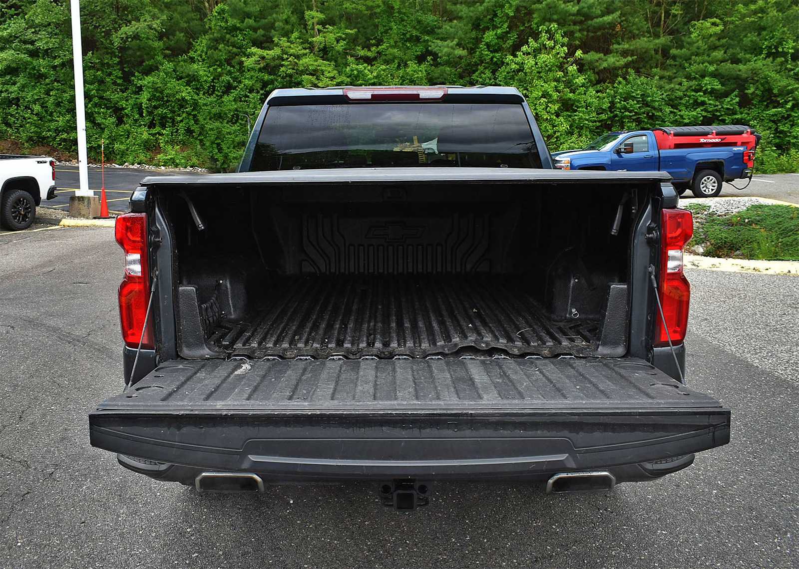 Used 2021 Chevrolet Silverado 1500 RST w/ Z71 Off-Road Package AWD/4WD image 8