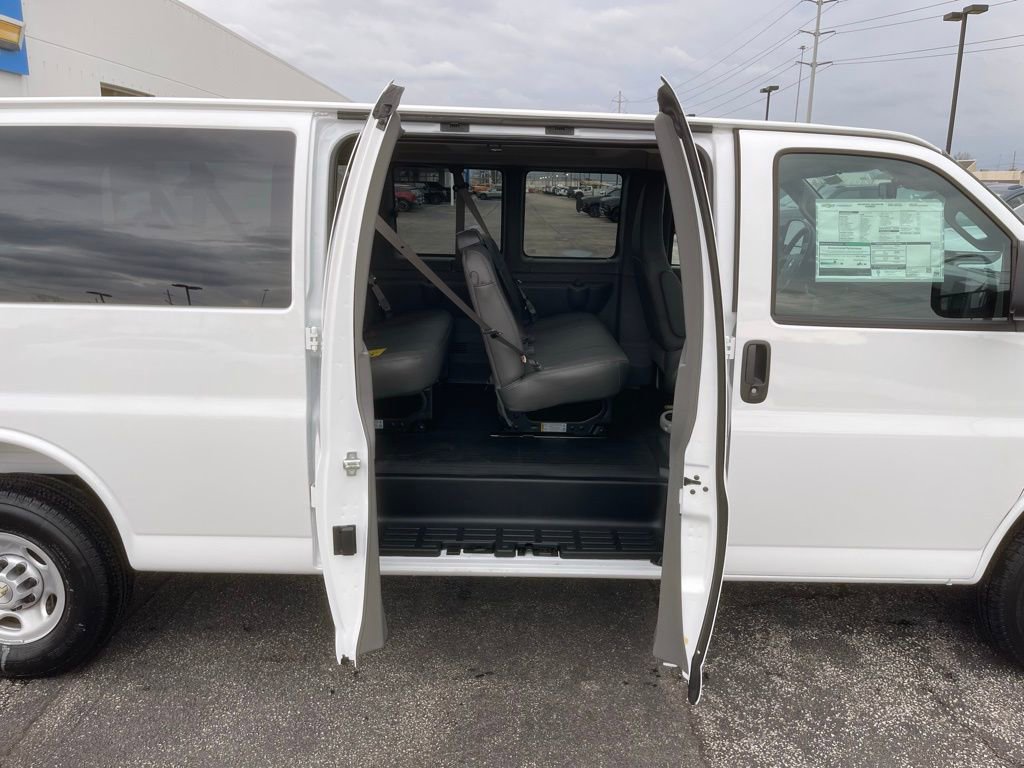 New 2025 Chevrolet Express 3500 LS RWD image 19