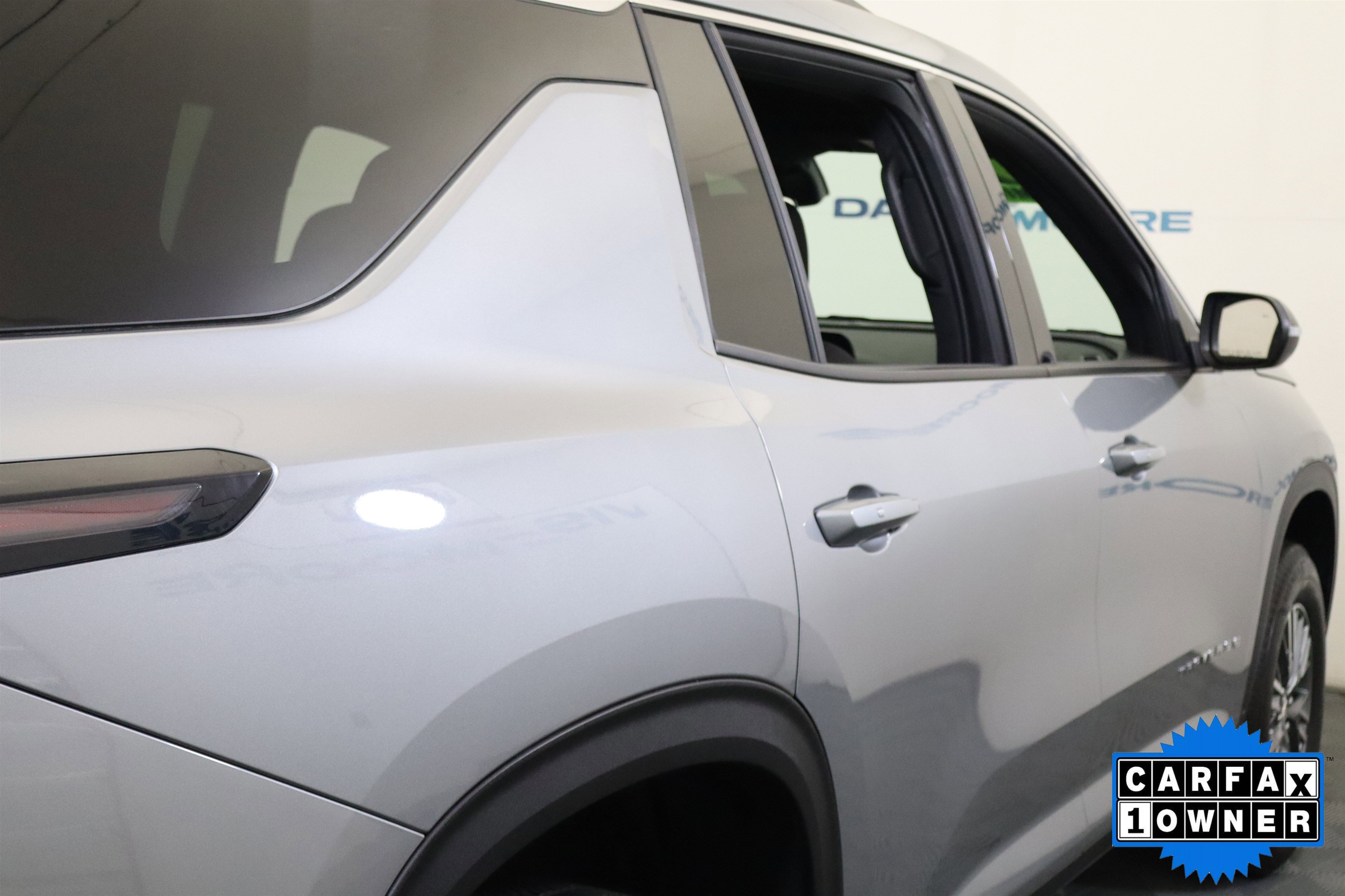 Used 2025 Chevrolet Traverse LT image 6