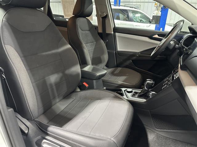 Certified 2022 Volkswagen Taos SE image 18