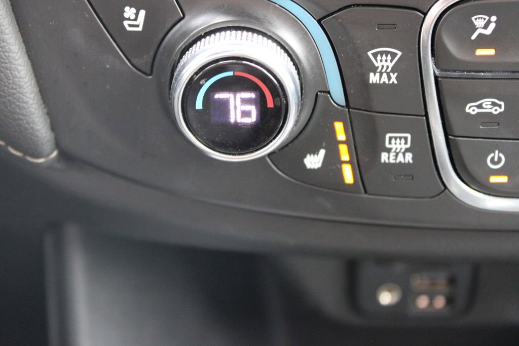 Used 2023 Chevrolet Traverse Premier AWD/4WD image 49