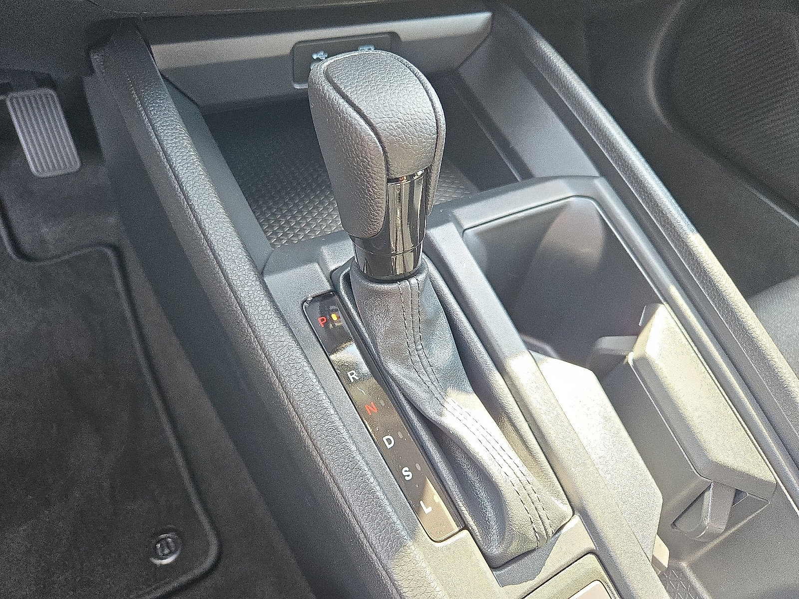 Used 2025 Honda Accord SE image 15