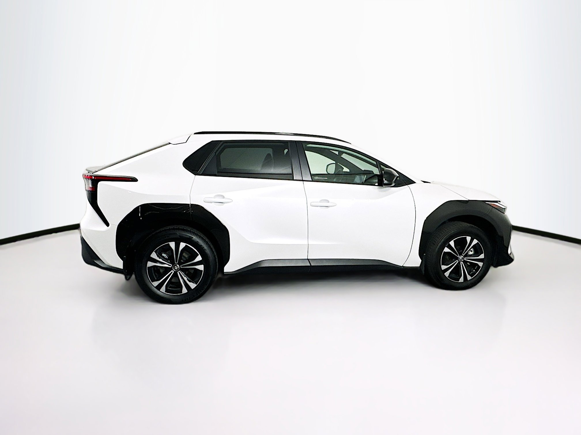 Used 2024 Toyota bZ4X XLE w/ Weather Package image 10